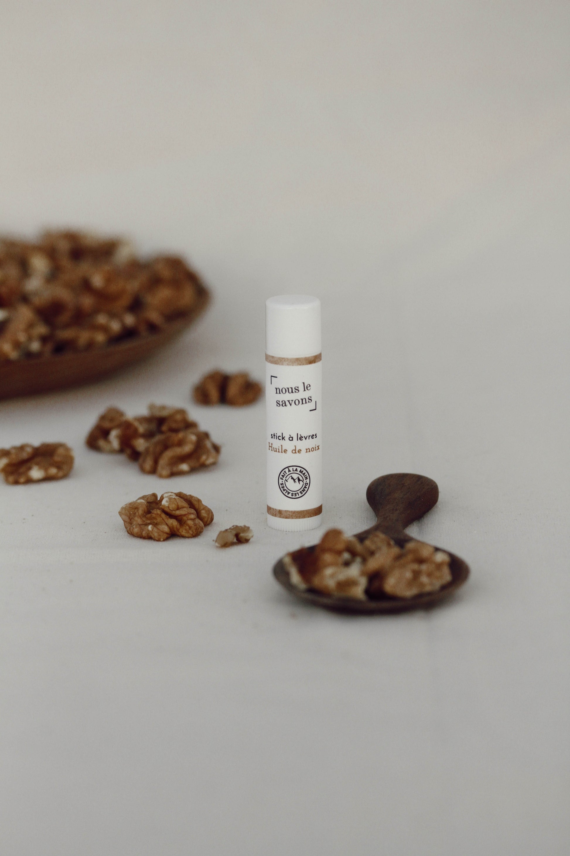 baume-levre-huile-noix-seul-soin-cosmetique-naturel