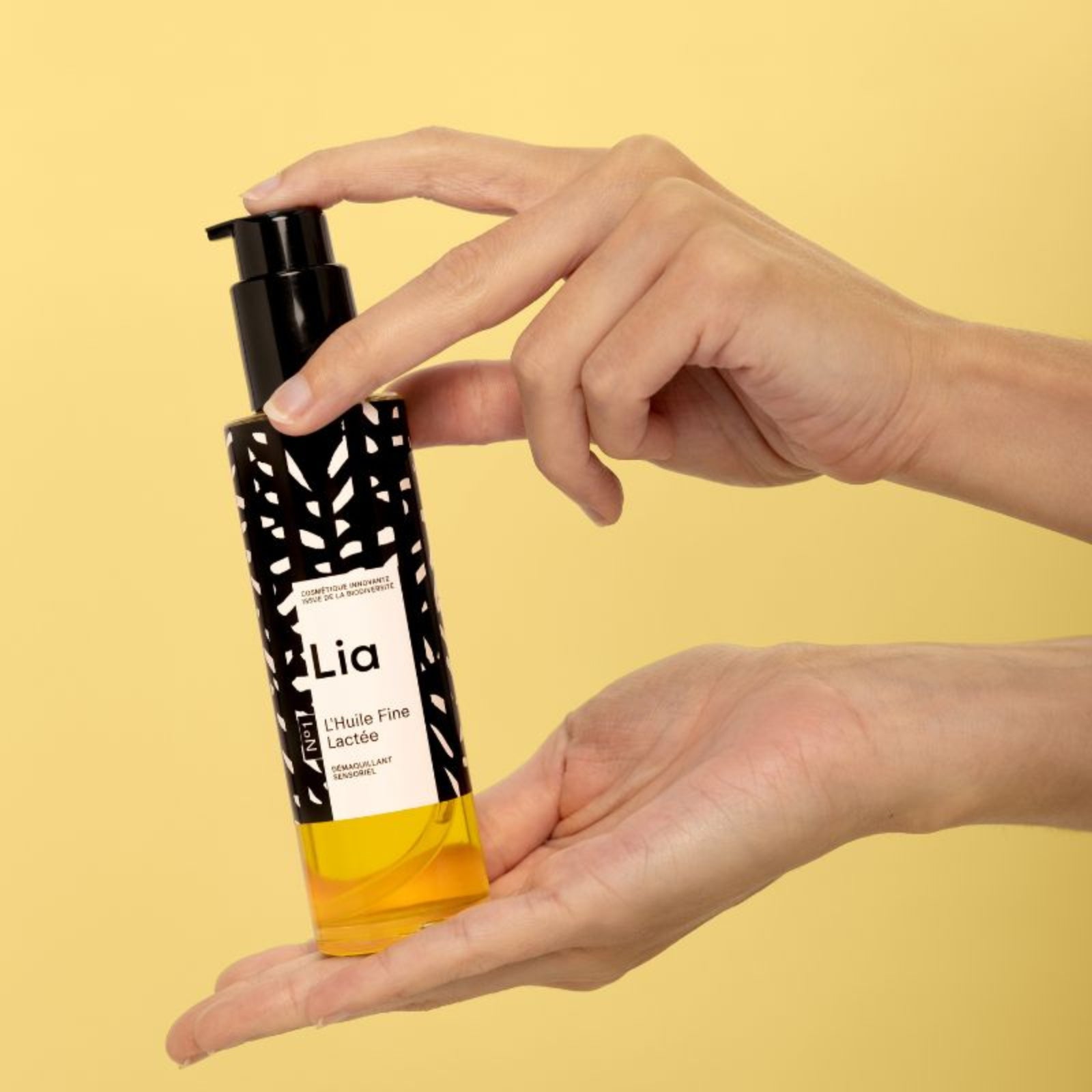 demaquillage-huile-cosmetique-bio-et-naturel