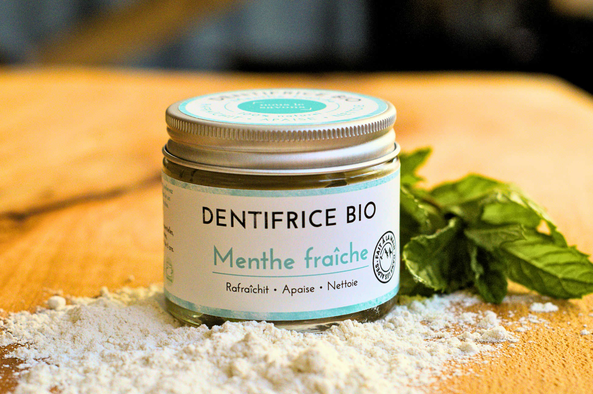 pate-dentifrice-menthe-solide-nous-le-savons