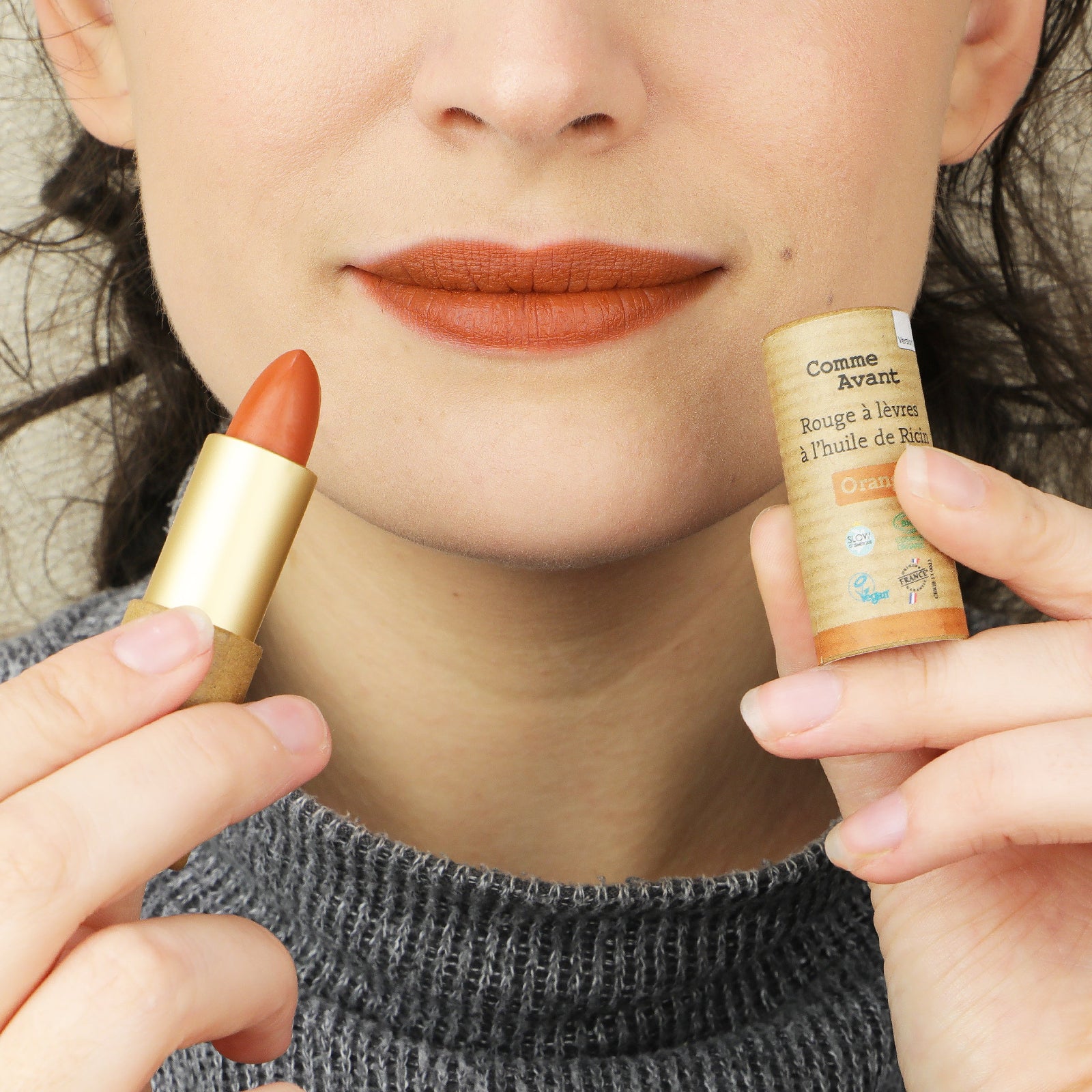 rouge-a-levres-orange-ambre-bouche-maquillage-cosmetique-bio-et-naturel