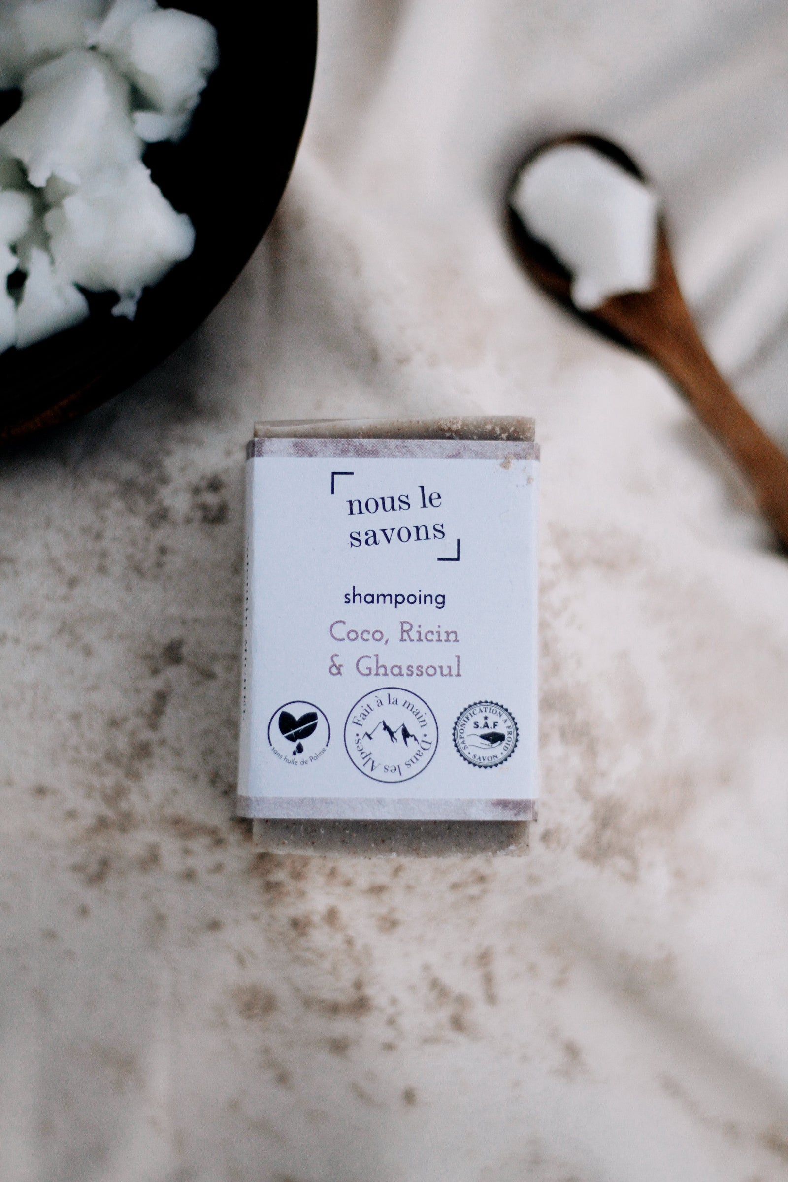 shampoing-solide-soin-cheveux-bio-rhassoul-cheveux-gras